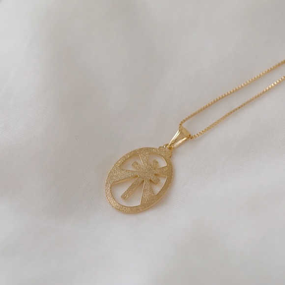 Cross Necklace | 18k Gold Filled - Picture 7 of 8